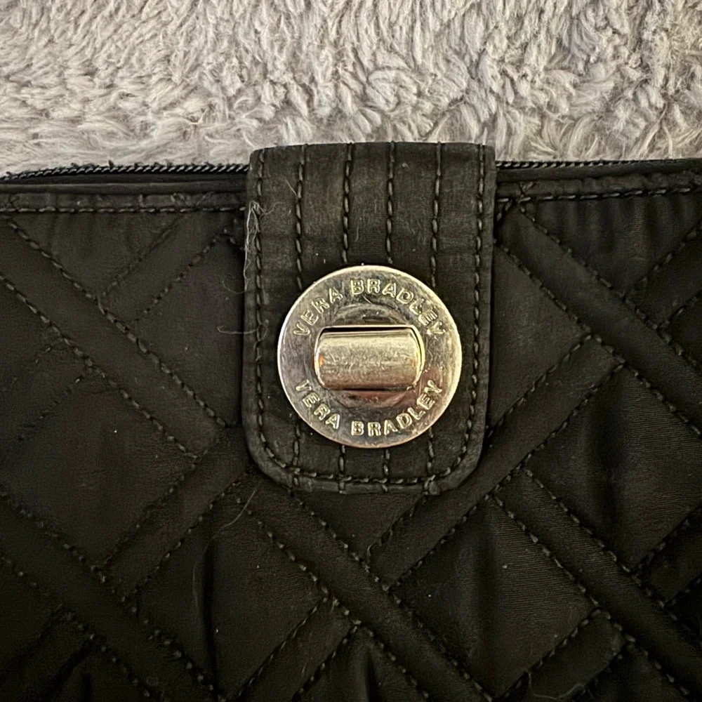 VERA BRADLEY Black Turn Key Quilted Wallet - Picture 7 of 8